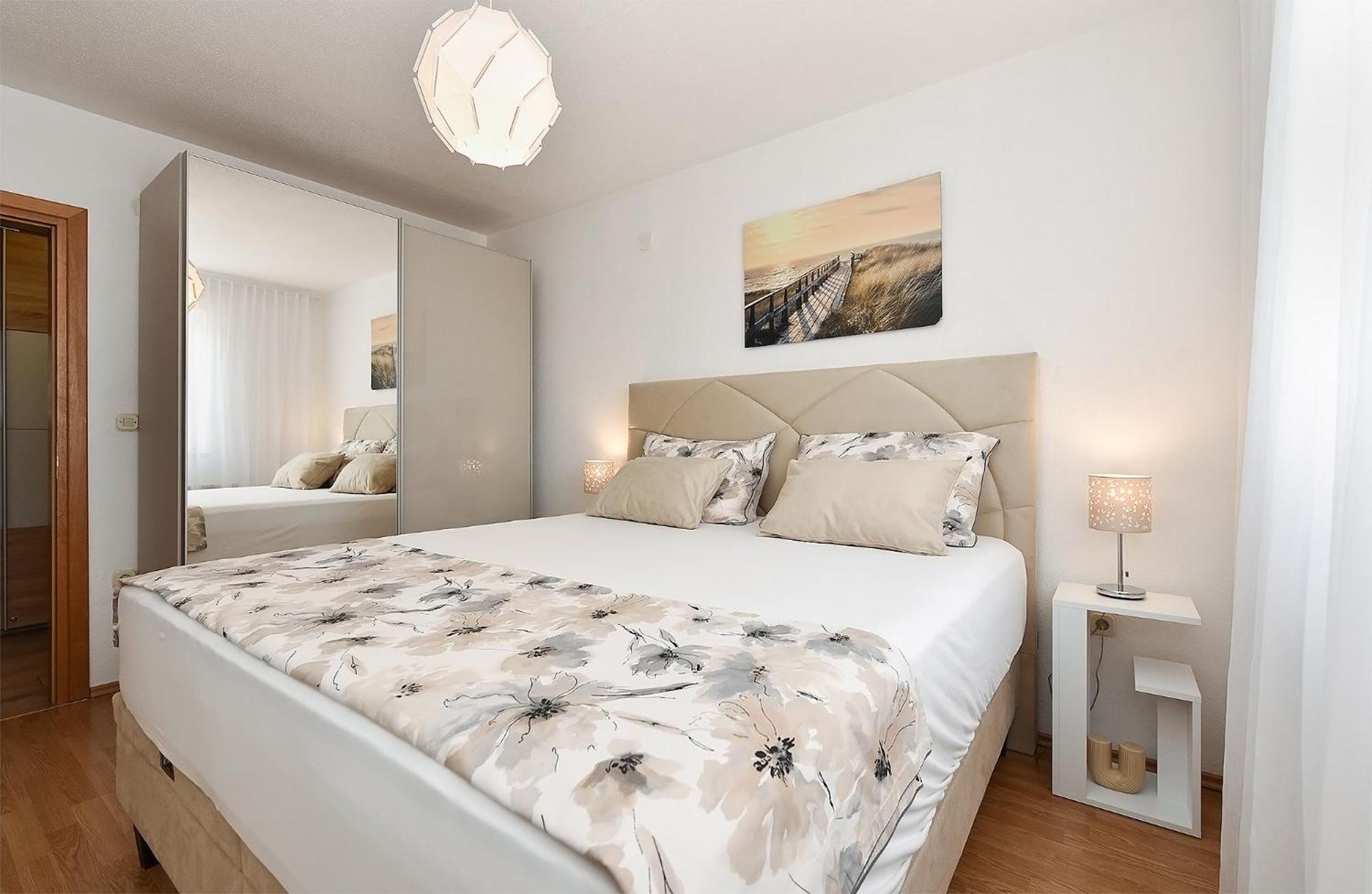 2207 Apartman Pula