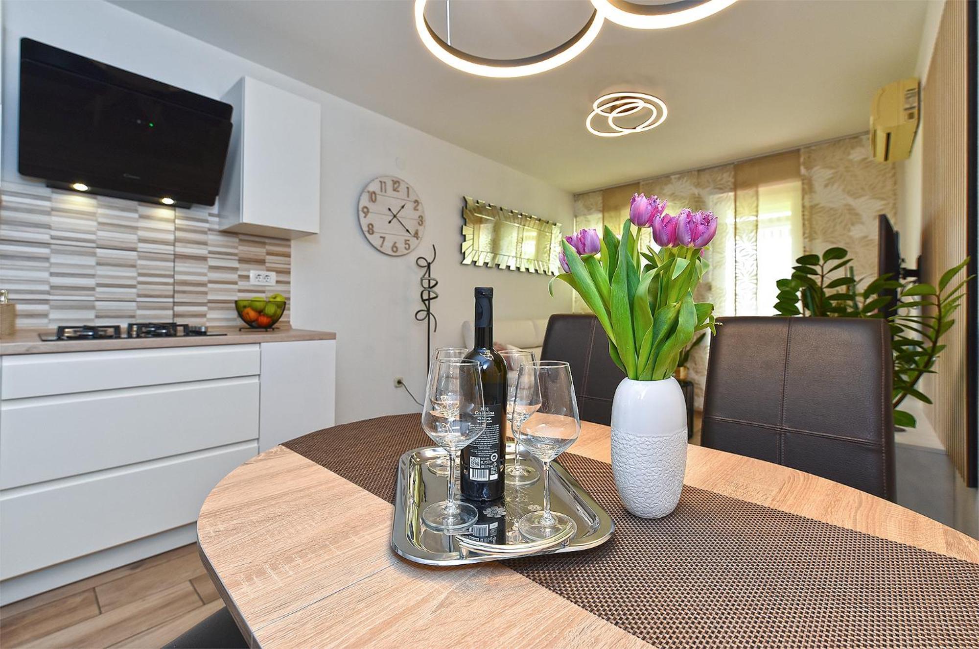 2207 Apartmán Pula